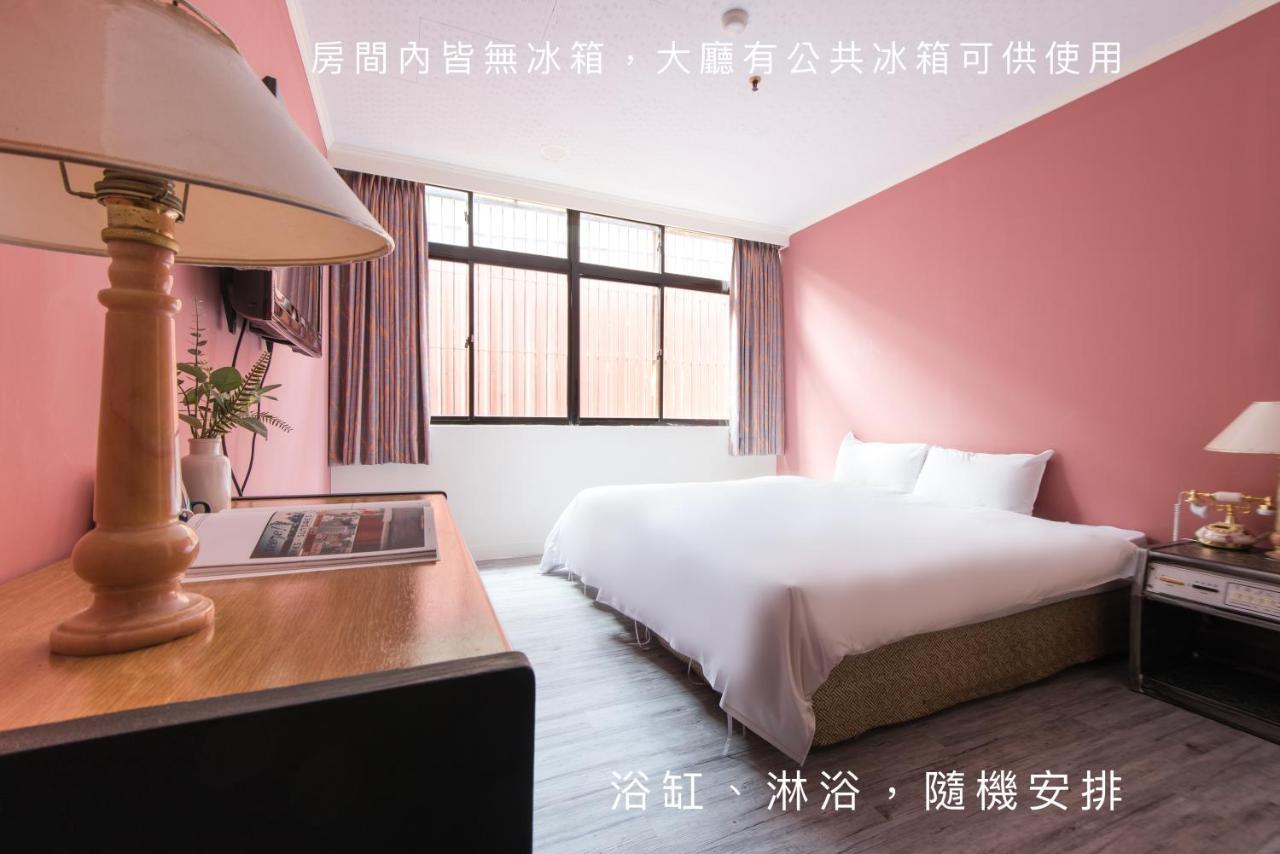 Back Home Hotel Chiayi Extérieur photo