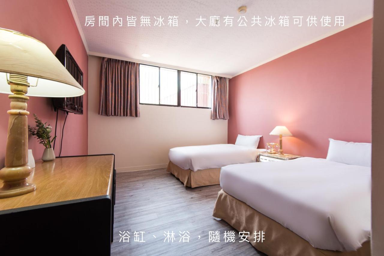 Back Home Hotel Chiayi Extérieur photo