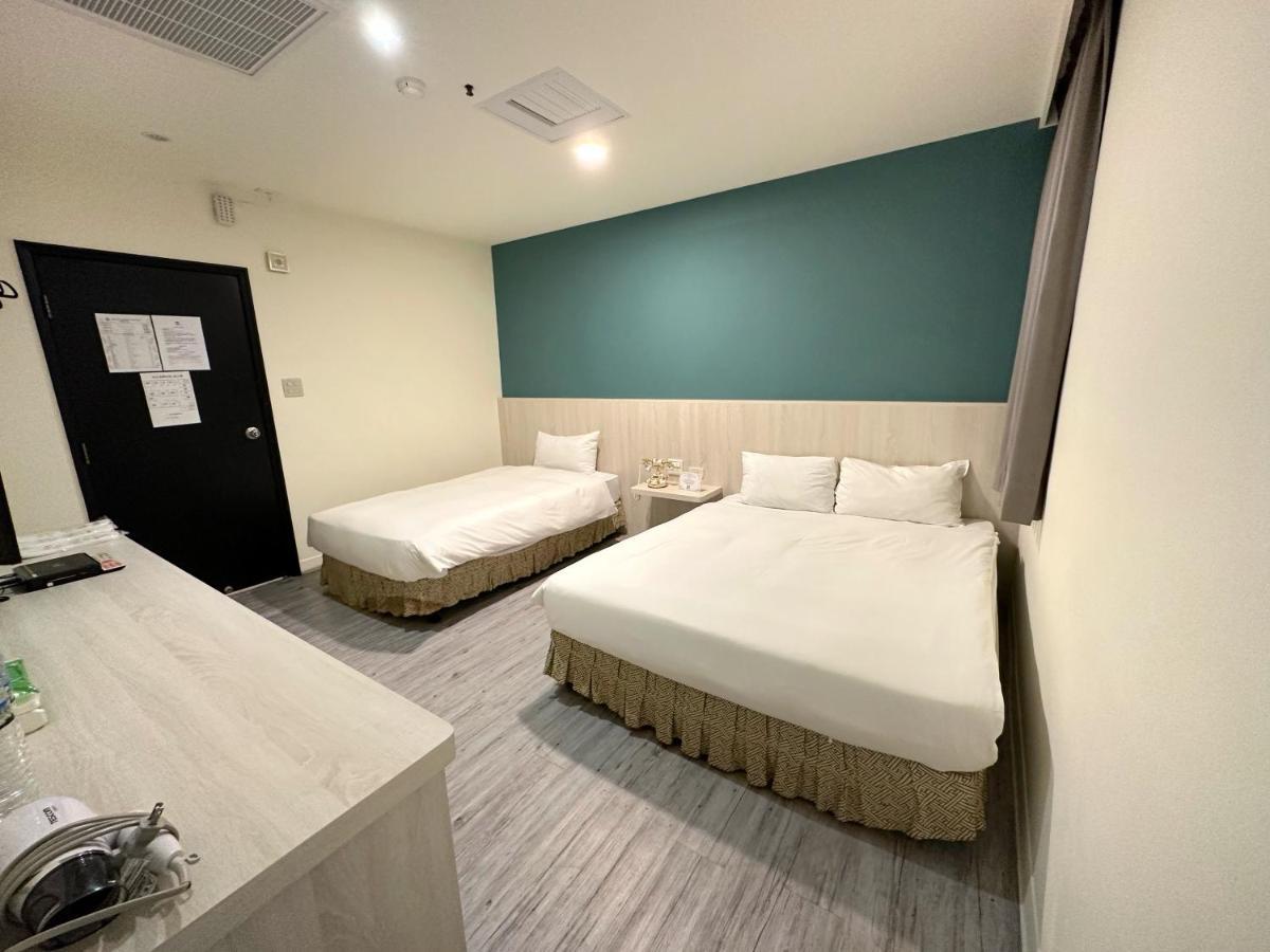 Back Home Hotel Chiayi Extérieur photo