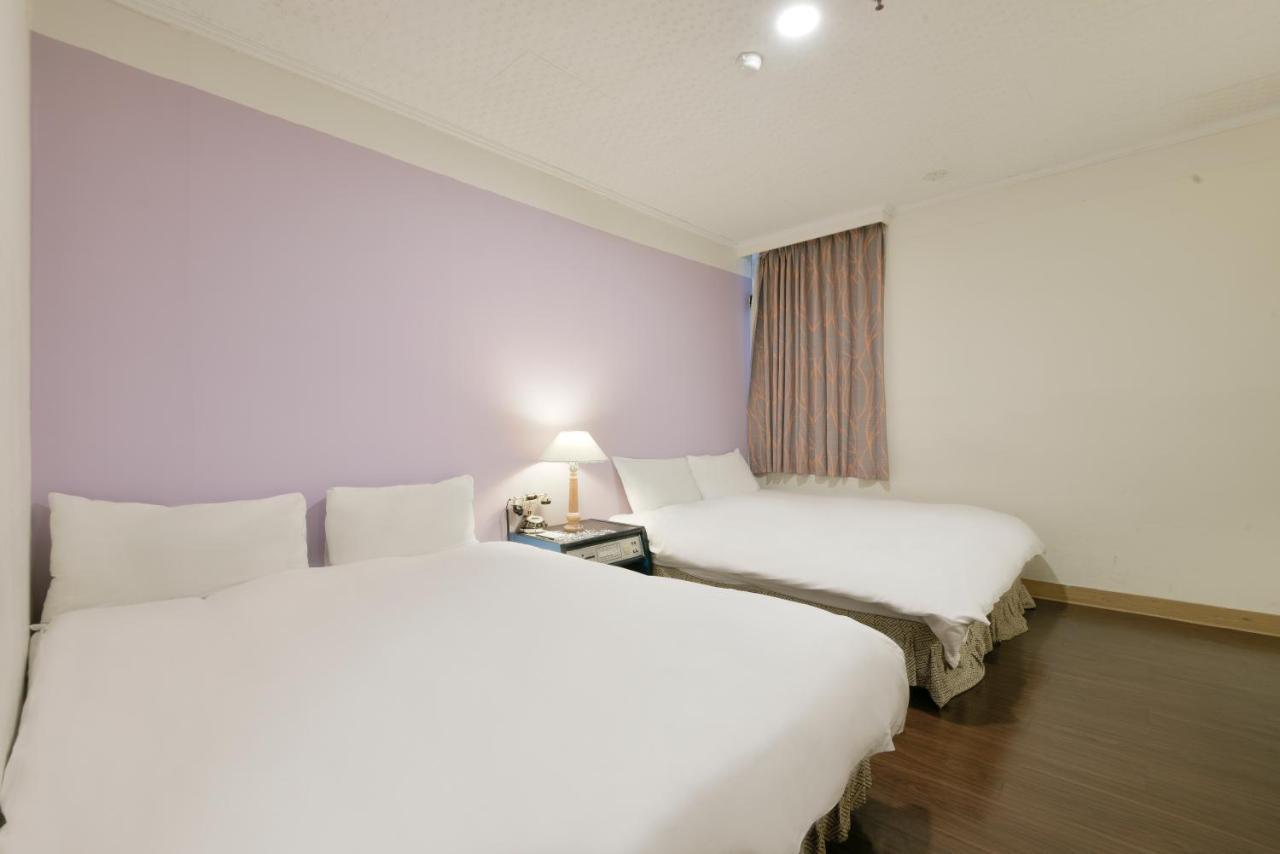 Back Home Hotel Chiayi Extérieur photo